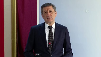 ANKARA - Milli Eğitim Bakanı Selçuk, WeWalk Akıllı Baston Dağıtımı Törenine katıldı (2)