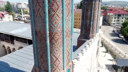 Çinileriyle göz kamaştıran Gök Medrese açılış için gün sayıyor