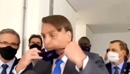Jair Bolsonaro insulta jornalista