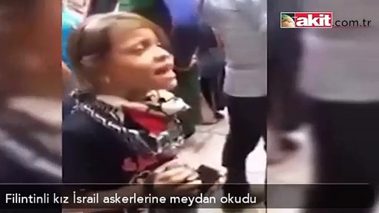 Filistinli küçük kız İsrail askerlerine meydan okudu!