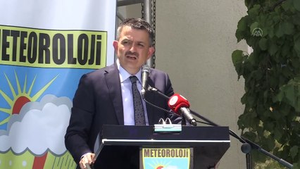 IĞDIR - Pakdemirli:''Tüm vatandaşlarımızın ve sektörlerin  meteorolojik  verilere anlık ulaşması içinde birçok uygulamayı devreye soktuk''