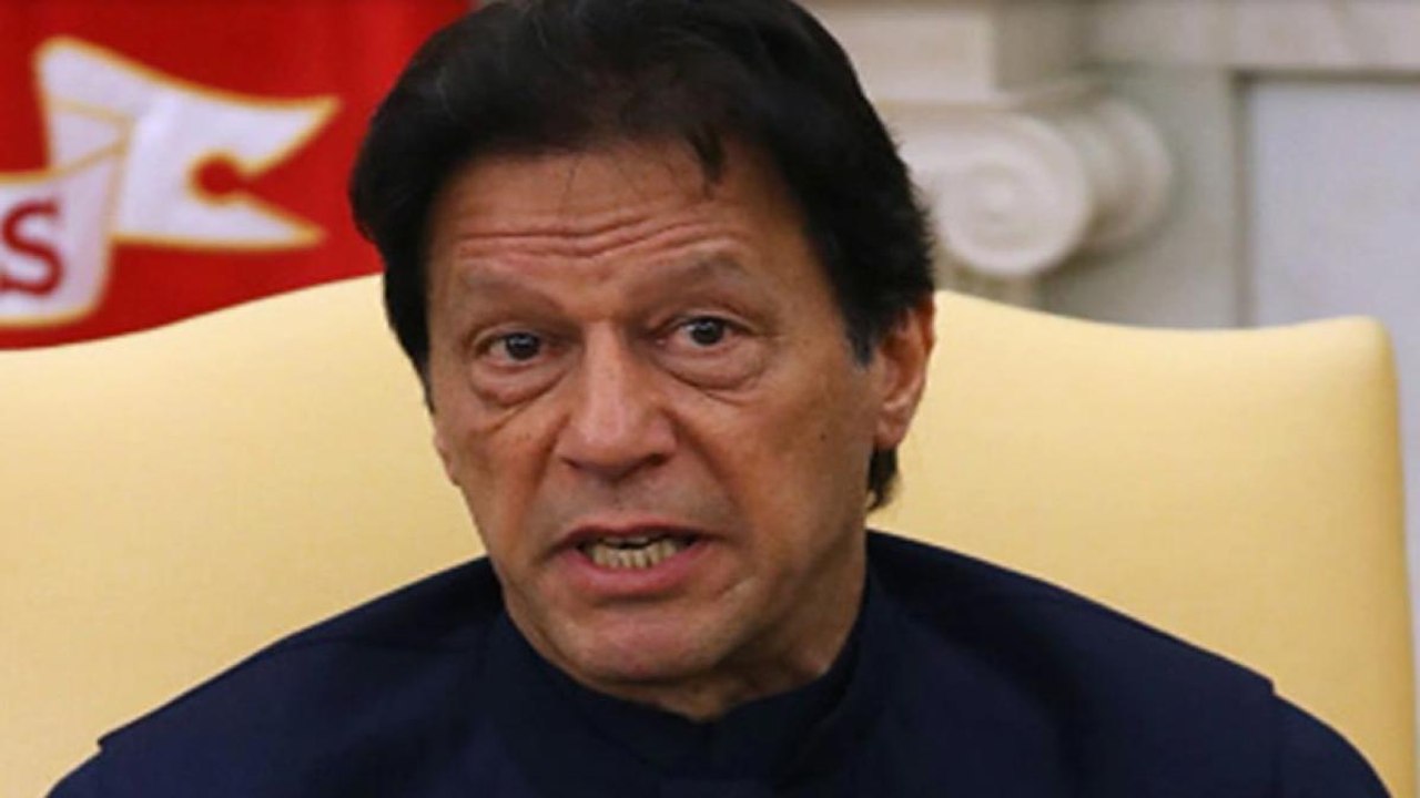 Pakistan again stirs Kashmir issue, Imran gives...