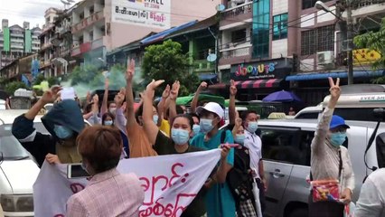 التظاهرات الخاطفة متواصلة في رانغون لإحياء نبض الشارع