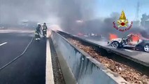 Incidente sull'A1, in fiamme un'autocisterna: l'intervento dei Vigili del fuoco