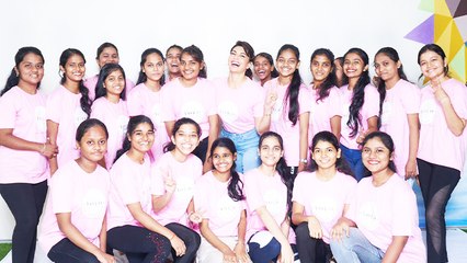 Jacqueline Fernandez के योलो फाउंडेशन ने एनजीओ के बच्चों के लिए योग सेशन का किया आयोजन!