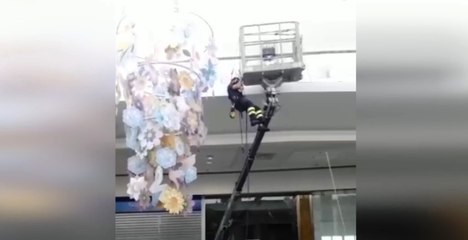 Rubano (PD) - Operaio bloccato su piattaforma in centro commerciale (22.06.21)