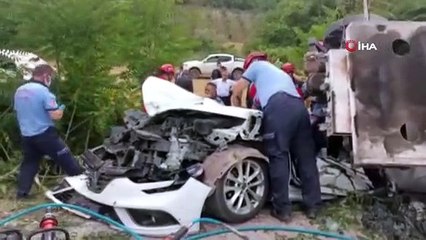 Balıkesir'de TIR, araçları biçti: 3 ölü, 3 yaralı