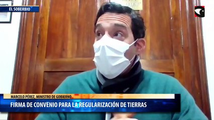 Firma de convenio para la regularización de tierras