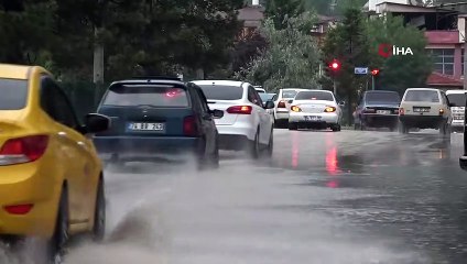 - Karabük’te yıldırım düşme anını cep telefonu ile kaydetti