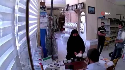 Son dakika haberleri: Tırnakçılık yöntemi ile 100 TL'yi çalarken güvenlik kameralarına yakalandı