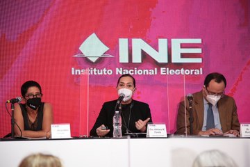 INE derrocha dinero en viajes y vinos: López Obrador