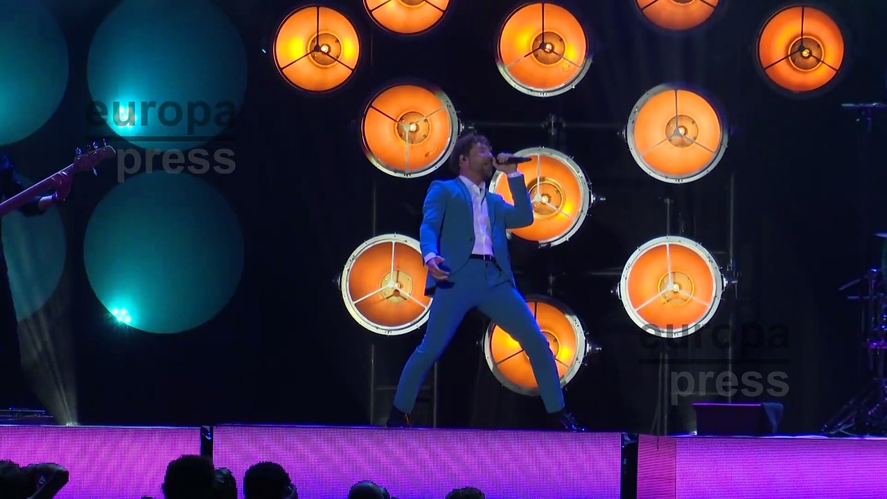David Bisbal se sube al escenario en un multitudinario concierto en Madrid