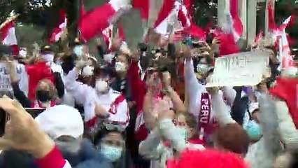 Militares retirados se manifiestan contra supuesto "fraude" electoral en Perú