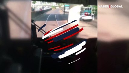 Çocuğun tramvayda tehlikeli yolculuğu kamerada