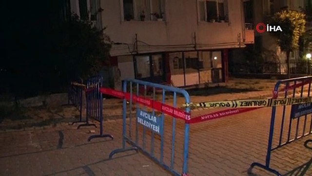 İstanbul’da gece saatlerinde kolonları çatlayan bina boşaltıldı