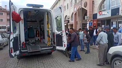 - Yaşlı adam bir anda yere yığıldı, çevredeki vatandaşlar seferber oldu