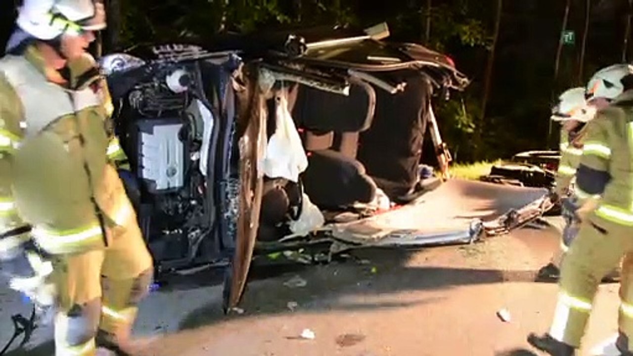 Pkw prallte in Angath gegen Mauer und überschlug sich