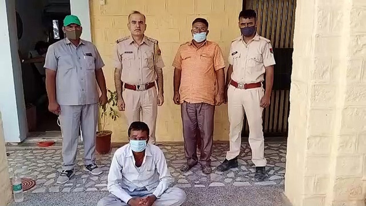 जमीन में गाड़ कर रखा 45 किलो डोडा चूरा जब्त