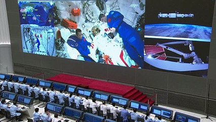 Xi Jinping se comunica con la estación espacial china