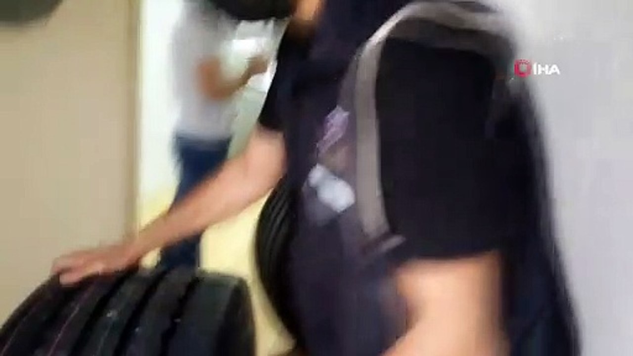 Piyasa değeri yaklaşık 400 bin lira olan 127 adet kaçak tır lastiği ele geçirildi