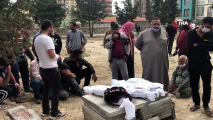 Yangında ölen 3 küçük kız kardeş yan yana defnedildi