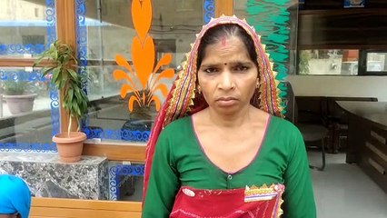 मंगलसूत्र तोड़कर भागे बदमाश को महिला ने सरे बाजार जड़े तमाचे, दुकानदारों ने दिखाई दिलेरी