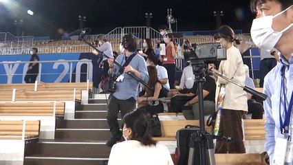Sin alcohol ni vítores, los espectadores de los Juegos de Tokio se quedan sin fiesta