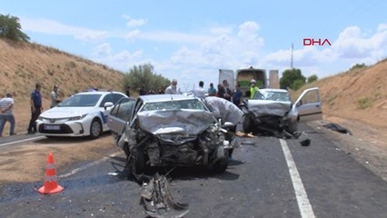 Nevşehir'de iki otomobil kafa kafaya çarpıştı 3 ölü