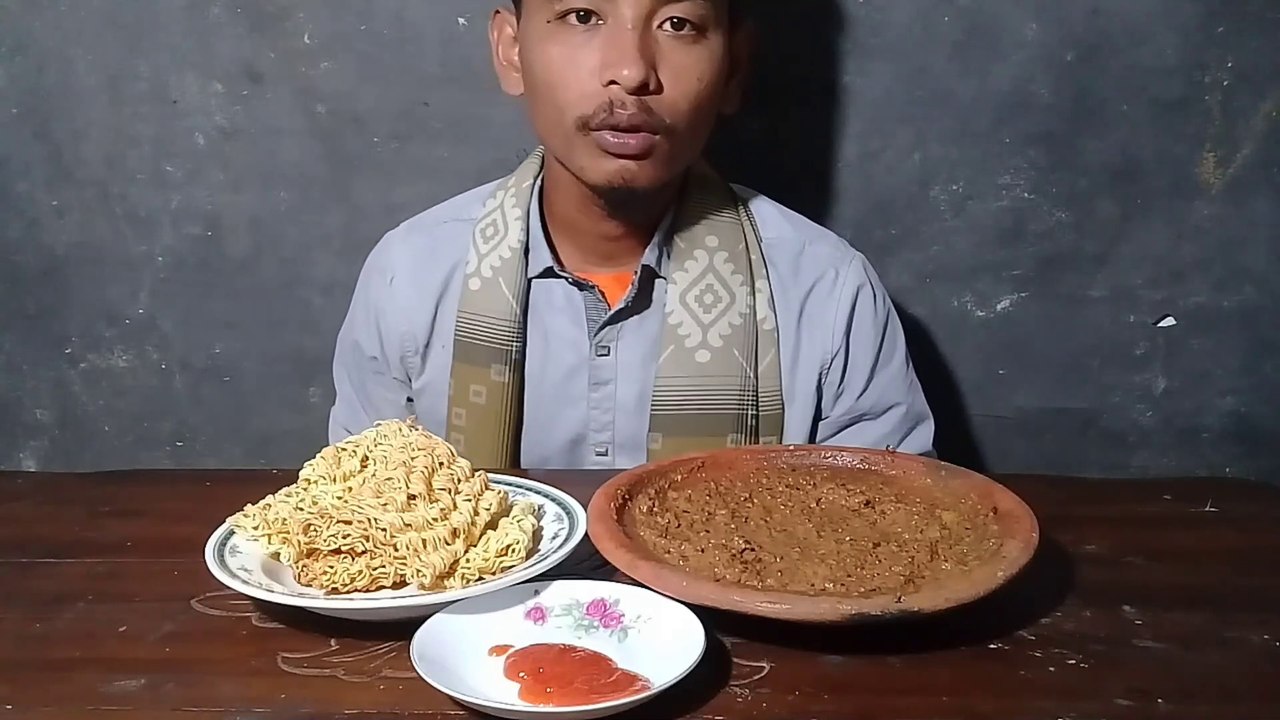 MAKAN RUJAK MIE GORENG MENTAH