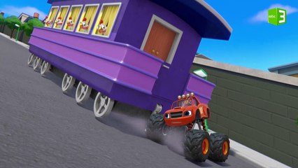 بليز ينقذ عربة قطار الدجاج