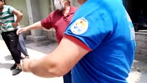 ADANA - Otomobilde kilitli kalan çocuğu itfaiye kurtardı (2)