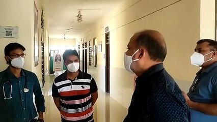 पीएचसी केन्द्रों का औचक निरीक्षण करने पहुंचे कलक्टर