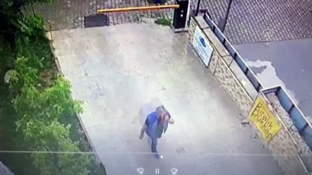 İSTANBUL - Kadıköy'de bir terapiste cinsel saldırıda bulunduğu öne sürülen şüpheli yakalandı