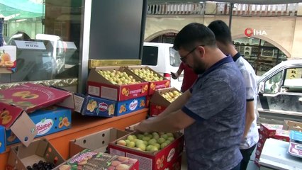 Malatyalı gariban vatandaştan İmamoğlu'na kayısı hediyesi