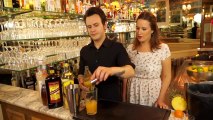 Mai Tai Cocktail selber machen: Barkeeper Johannes zeigt, wie