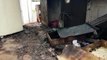 Após incêndio em residência no Jardim Alvorada, casa ficou completamente destruída e cachorrinha permanece no local