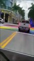 Il fait un burnout sur un passage piétons aux couleurs LGBT et se fait arreter par la police