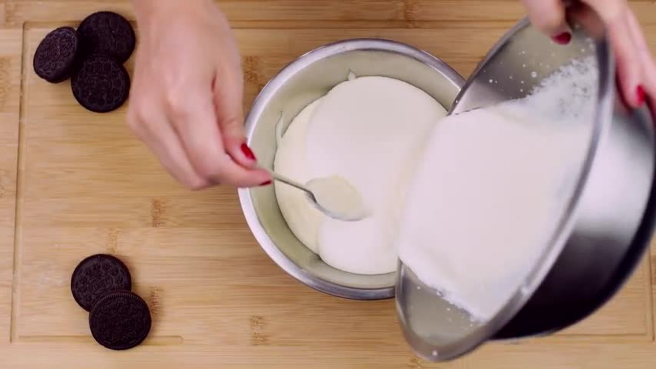 Oreo-Popsicles: Rezept für Oreo-Eis am Stiel