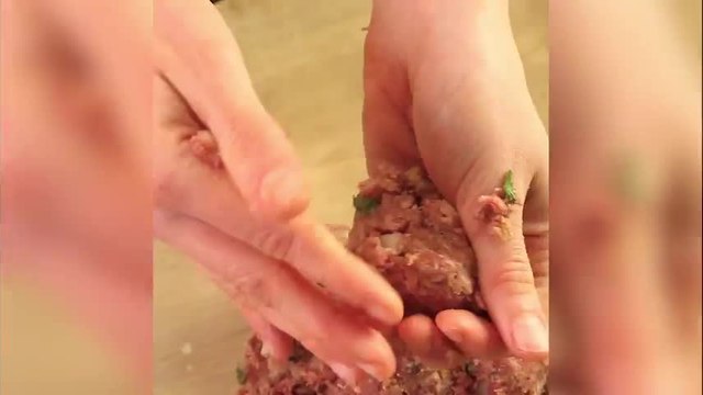 Köfte mit Spiegelei: Das beste Rezept als Video!