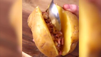 Kumpir: Selbst gemachte überfüllte Kartoffeln