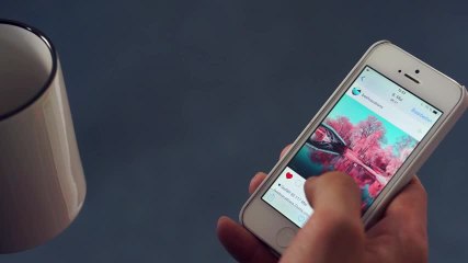 Wenn jemand einfach durch deine Handyfotos guckt!