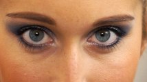 Zum Nachschminken: Party-Make-up für blaue Augen