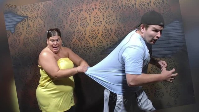 Estas caras tenemos todos cuando nos pillan en una casa del terror