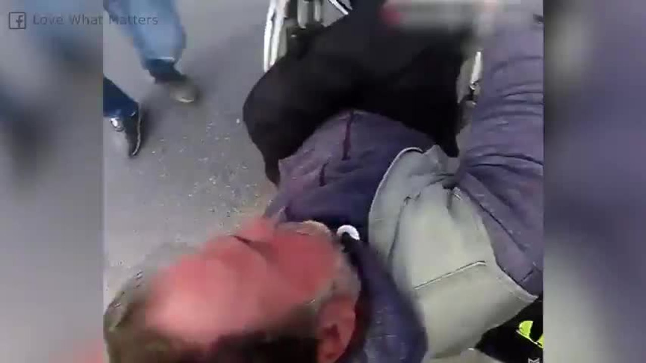 ¿Qué pasaría si vas en silla de ruedas y te caes