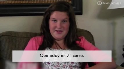 ¡Este padre "entrevista" a su hija el primer día de cole de cada año!