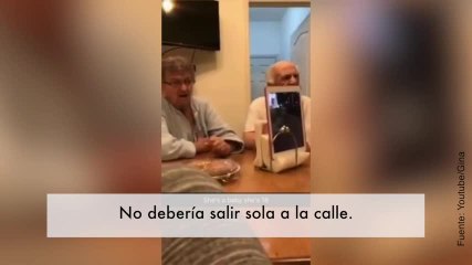 ¡Estos abuelos se preocupan seriamente por su nieta!