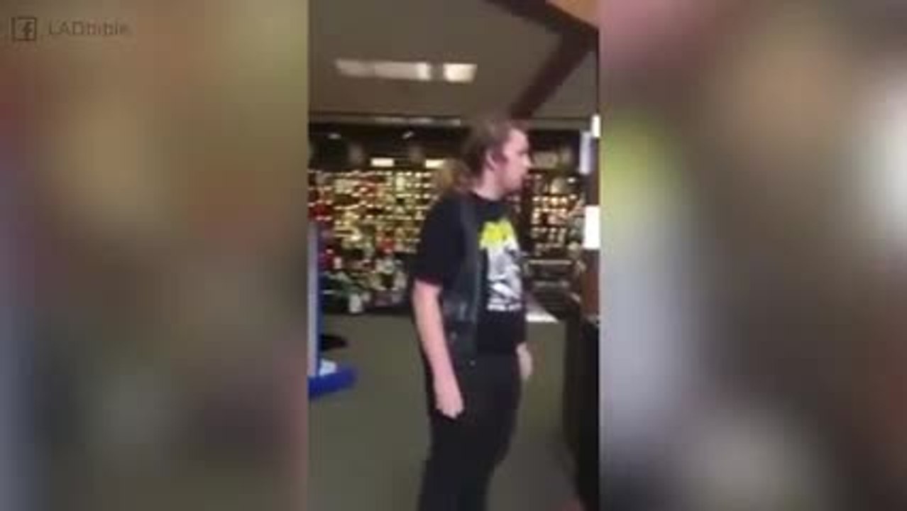 ¡El padre de este chico le prepara su regalo de cumple antes de morir!