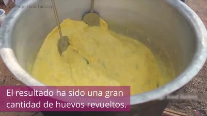 ¡Plato XXL de huevos revueltos para los más necesitados!