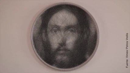 ¡Este artista realiza sus retratos con un telar e hilo!