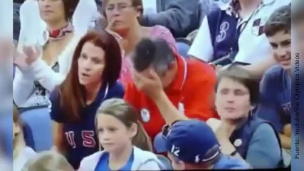 Download Video: ¡Los padres de esta gimnasta olímpica son sus mejores fans!